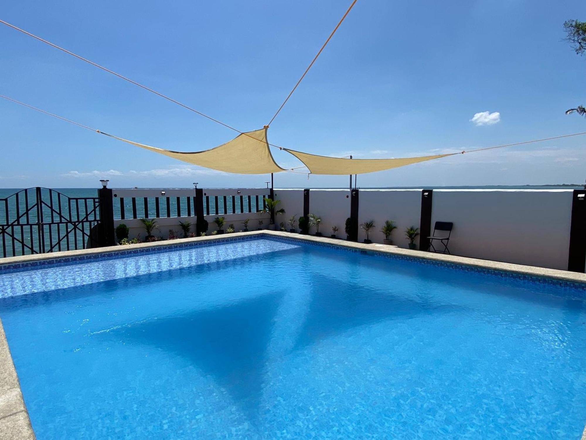 โอลานา เบด แอนด์ เบรกฟาสต์ Bed & Breakfast Labrador ภายนอก รูปภาพ