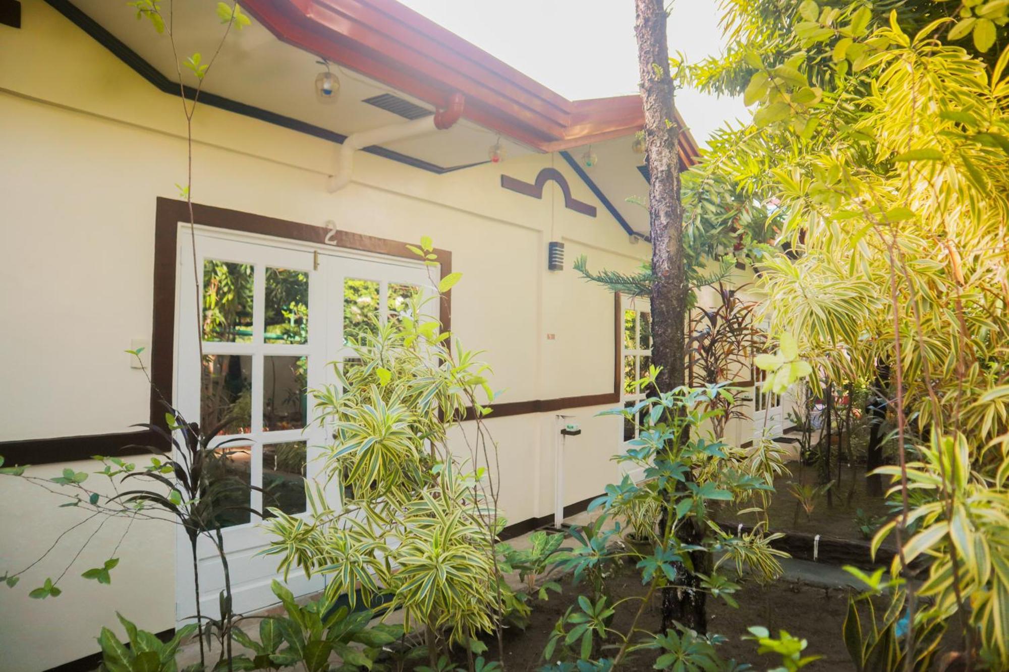 โอลานา เบด แอนด์ เบรกฟาสต์ Bed & Breakfast Labrador ภายนอก รูปภาพ