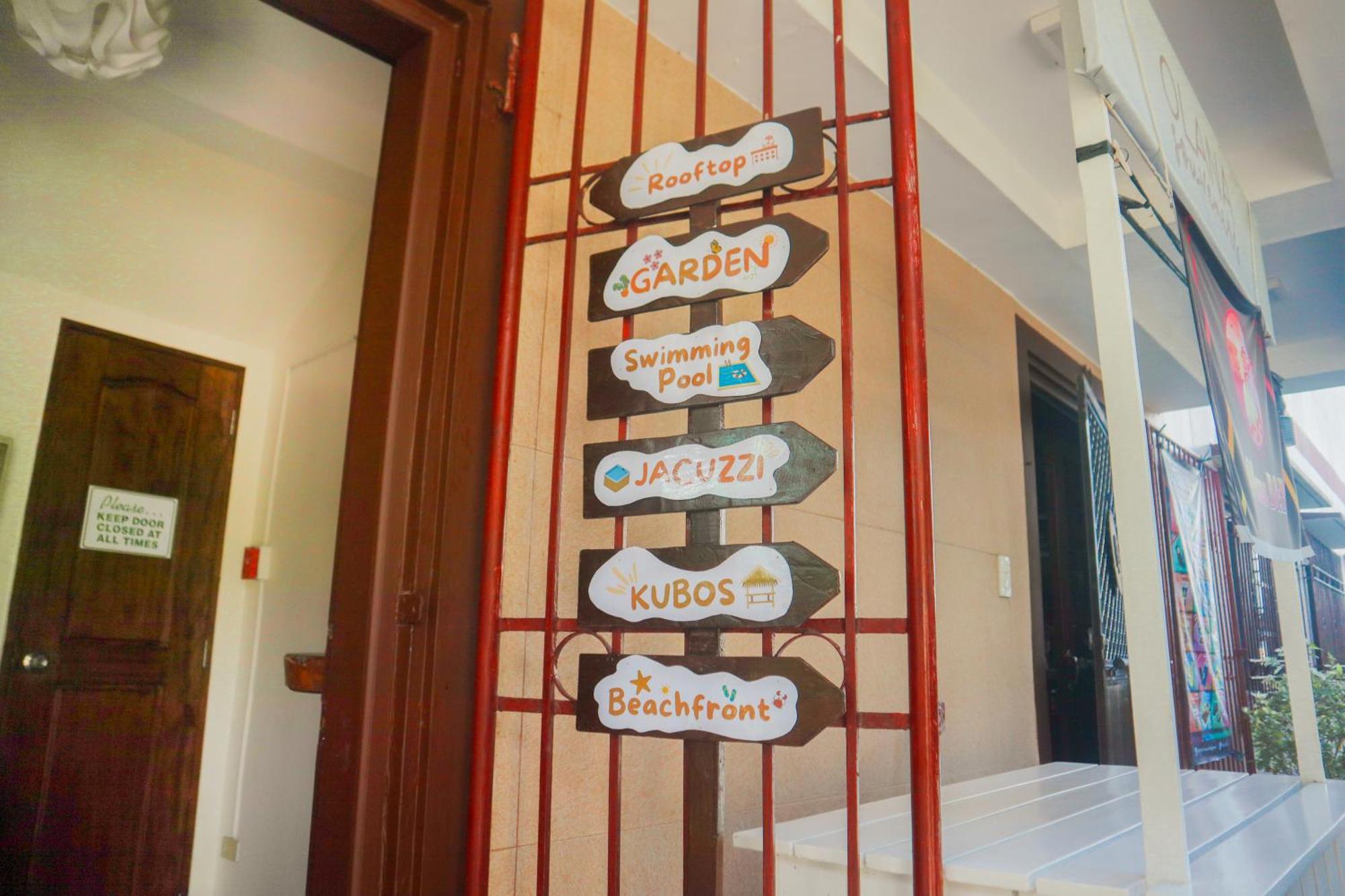 โอลานา เบด แอนด์ เบรกฟาสต์ Bed & Breakfast Labrador ภายนอก รูปภาพ